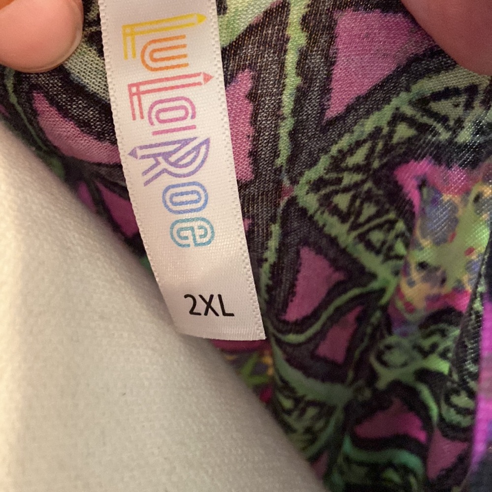 Gorgeous lularoe Lynnae. Size 2X - Picture 3 of 4